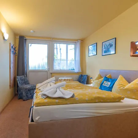 4 Kiefern Ruhige, Strandnahe Lage Koserow